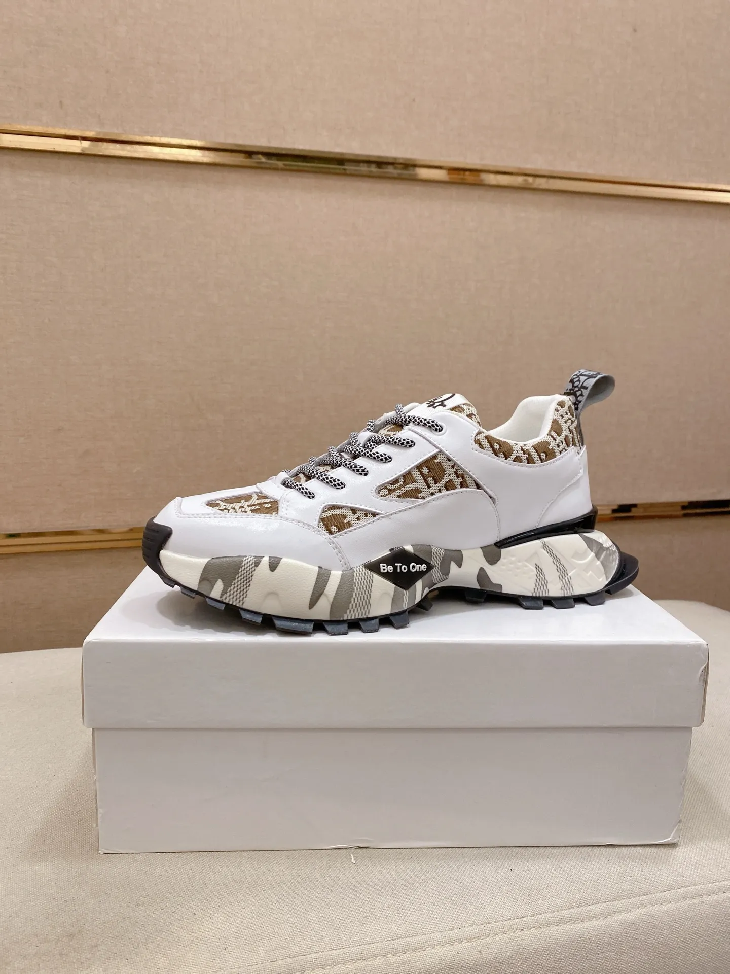 Men's shoes💰 462💰🇮🇹🇮🇹Dior d The new model is on sale at the same time at the counter. The upper 🇮🇹 is imported Italian first-layer cowhide, and the lining is fully imported sheepskin 💪💪. It is a complete 1⃣️ to 1⃣️ replica 🇮🇹💪💪, ⚠ Sole: The original sole is specially provided by the original factory. The exclusive movable molded sole is super comfortable. ⚠Original factory single goods, 🔍🔍high quality, you can enter and leave the counter at will, welcome to compare⚠. Code number:38-44